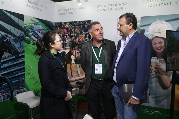 CHF 2018 现场 海外买家与展商交流